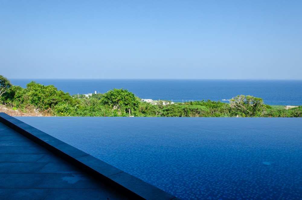 ピース プライベートプール3 | ハナリ・ヴィラ・コウリ