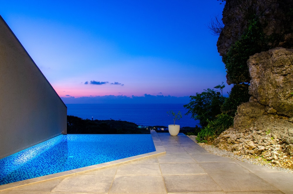 トケイ プライベートプール1 | ハナリ・ヴィラ・コウリ