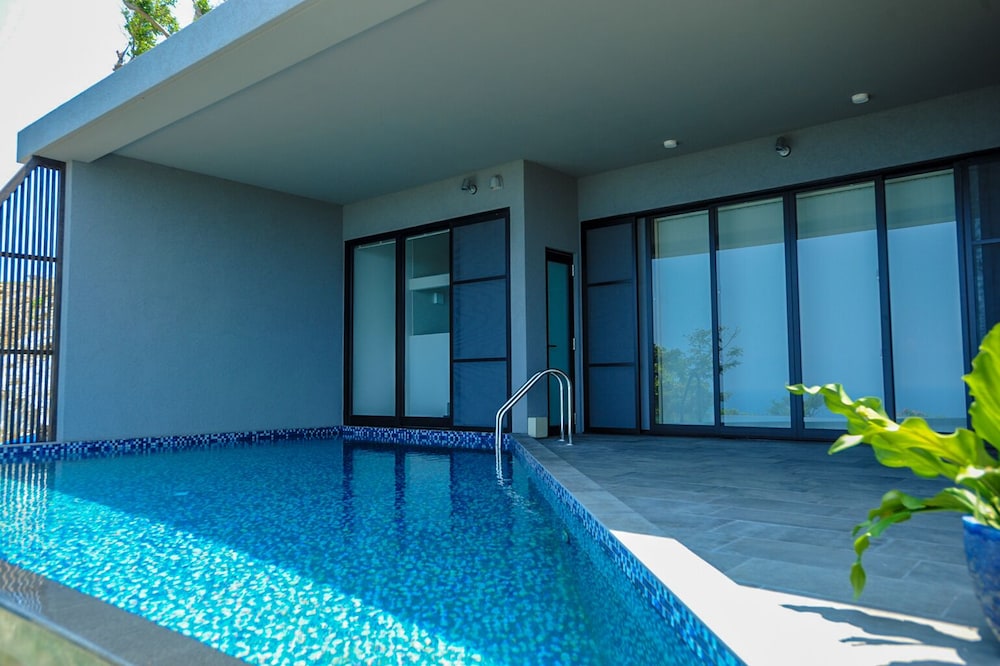 ピース プライベートプール1 | ハナリ・ヴィラ・コウリ