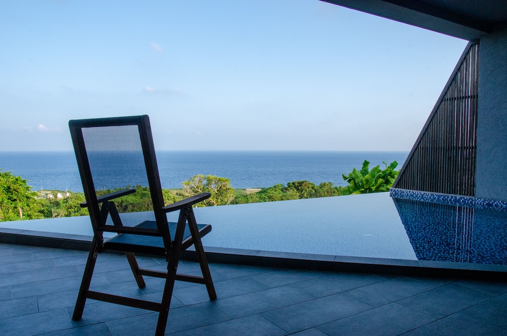 ピース バルコニー1 | ハナリ・ヴィラ・コウリ