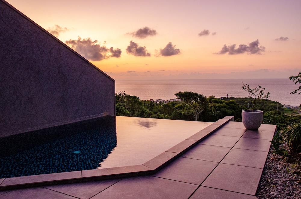 トケイ ビーチ / オーシャン ビュー2 | ハナリ・ヴィラ・コウリ