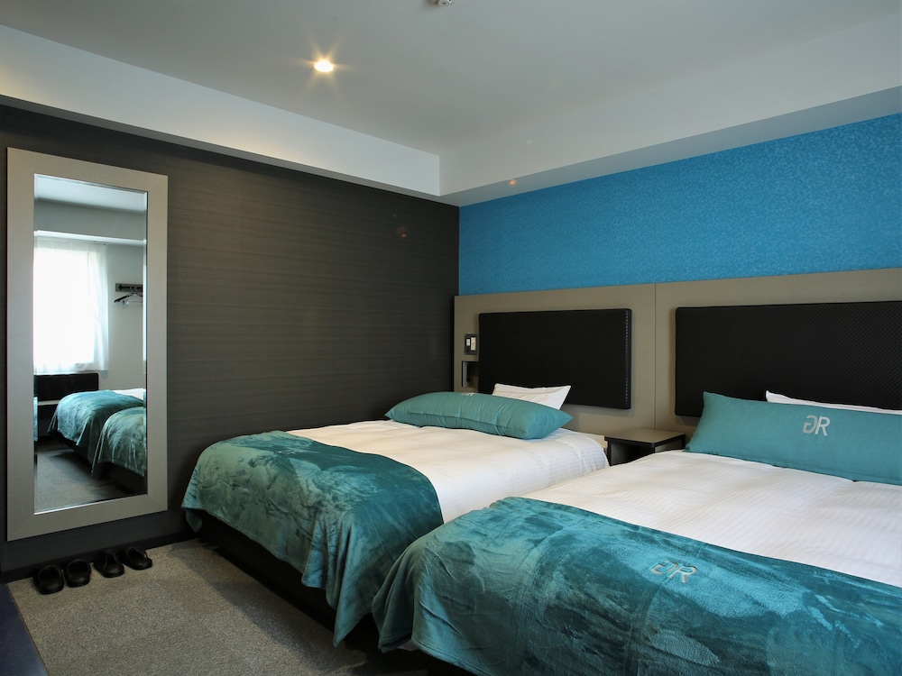 ツインルーム ダブルベッド 2 台 禁煙 客室4 | グリーンリッチホテル&カプセル那覇 人工温泉・二股湯の華