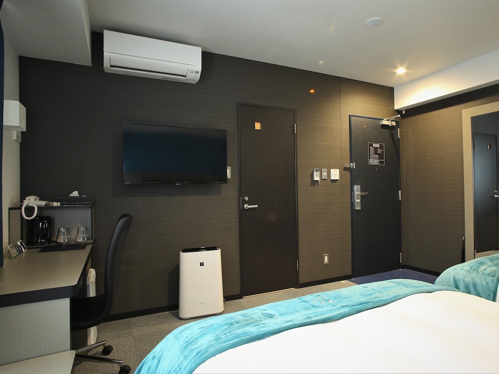 ツインルーム ダブルベッド 2 台 禁煙 客室8 | グリーンリッチホテル&カプセル那覇 人工温泉・二股湯の華