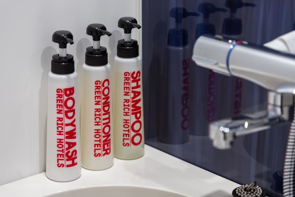 シングルルーム ダブルベッド 1 台 禁煙 バスルームの設備0 | グリーンリッチホテル&カプセル那覇 人工温泉・二股湯の華