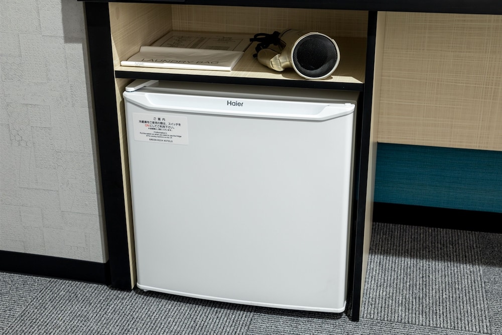 シングルルーム ダブルベッド 1 台 禁煙 客室の設備とサービス3 | グリーンリッチホテル&カプセル那覇 人工温泉・二股湯の華