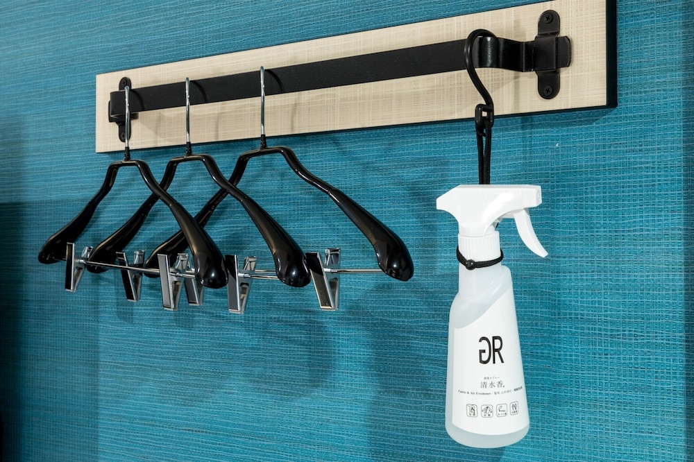 シングルルーム ダブルベッド 1 台 禁煙 客室の設備とサービス5 | グリーンリッチホテル&カプセル那覇 人工温泉・二股湯の華