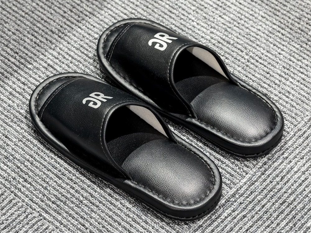 シングルルーム ダブルベッド 1 台 禁煙 客室の設備とサービス8 | グリーンリッチホテル&カプセル那覇 人工温泉・二股湯の華