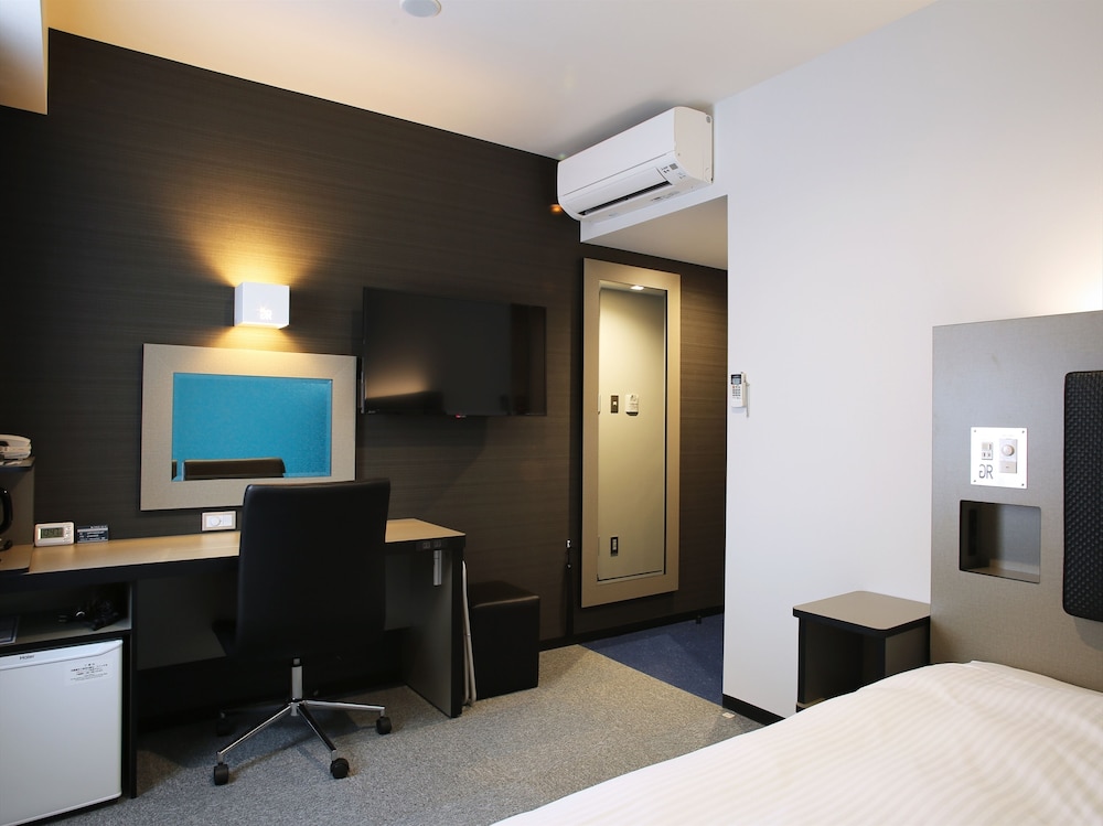 シングルルーム ダブルベッド 1 台 禁煙 客室6 | グリーンリッチホテル&カプセル那覇 人工温泉・二股湯の華