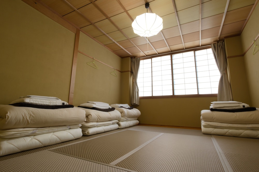 トラディショナル 4人部屋 2-4名用 | トリップ & スリープホステル大須