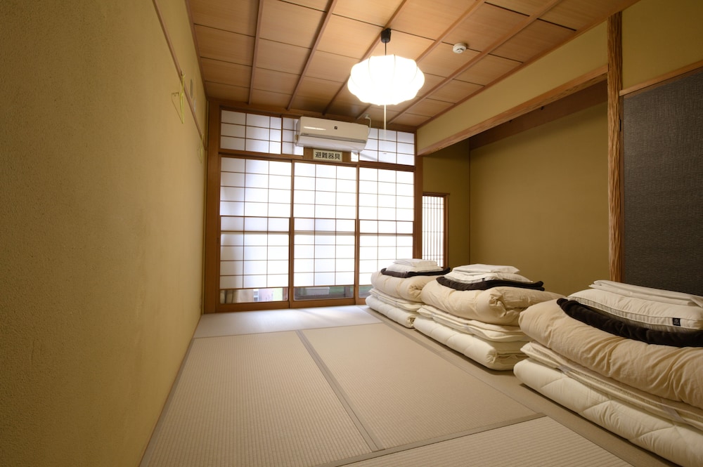 和室 3人部屋 客室4 | トリップ & スリープホステル大須