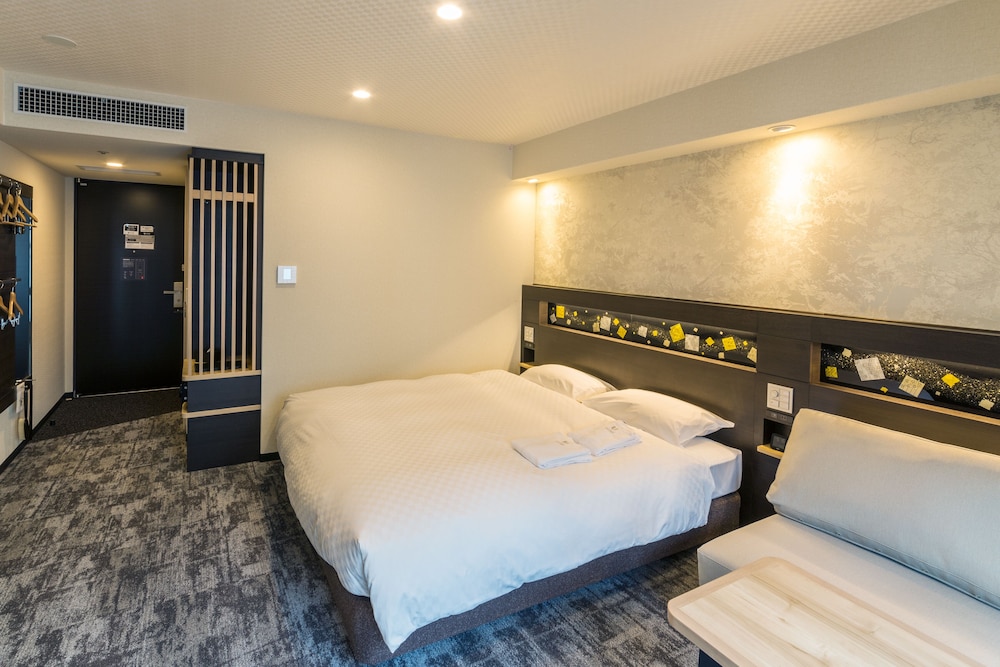 デラックスダブルルーム (素泊まりプラン) 禁煙 客室1 | JR西日本グループ ヴィアインプライム京都駅八条口