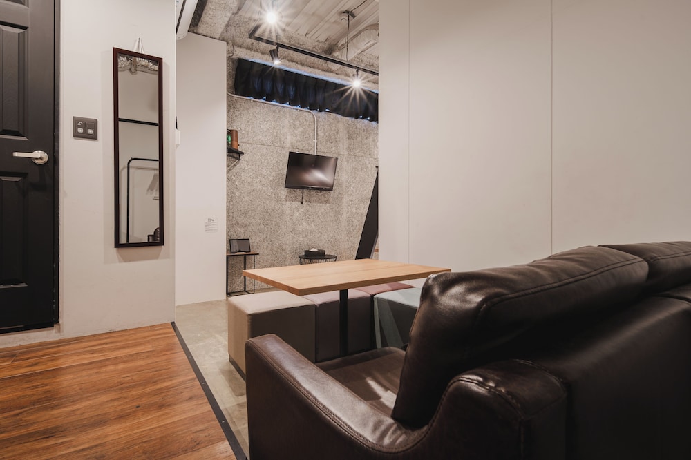 デラックス スタジオスイート 客室1 | ナインステイツホテル福岡天神西