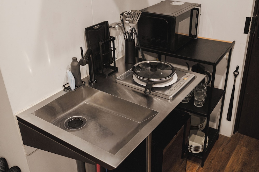 デラックス スタジオスイート 専用キッチン4 | ナインステイツホテル福岡天神西