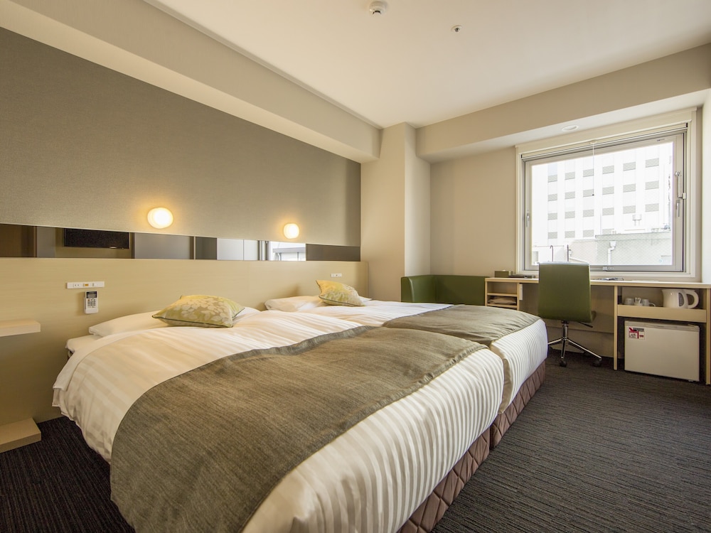 ハリウッドツインルーム 客室1 | スーパーホテル Premier 大阪本町駅前
