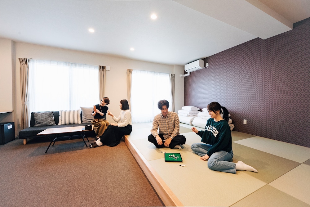 和室(5名定員, 専用バスルーム&トイレ) 客室4 | GRAND HOSTEL LDK 大阪心斎橋 - ホステル