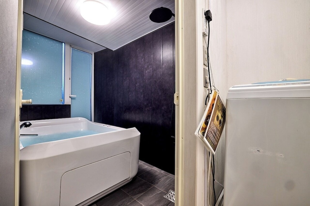 一軒家一棟貸し バスルーム2 | tocoro. Mt. Fuji 葉月