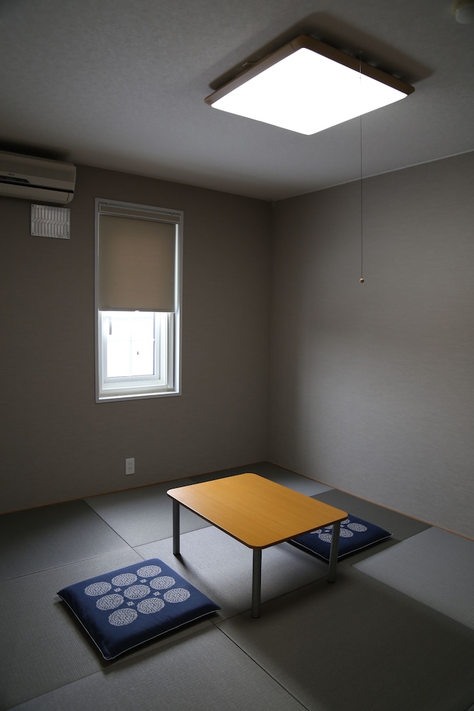 和洋室 客室2 | シャーレ バーラップ フラヌイ