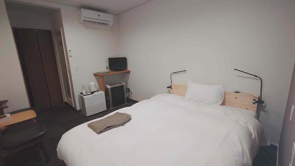 ベーシック ダブルルーム | シャーレ バーラップ フラヌイ