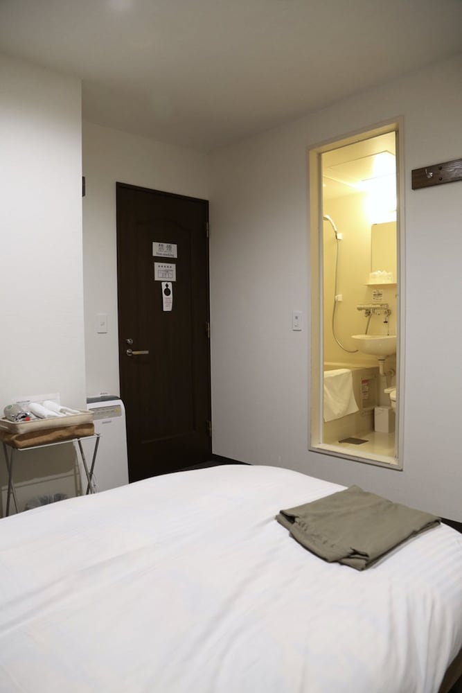 洋室 ツインルーム 客室3 | シャーレ バーラップ フラヌイ