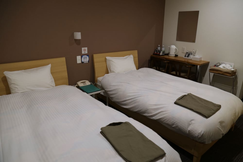 洋室 ツインルーム 客室2 | シャーレ バーラップ フラヌイ