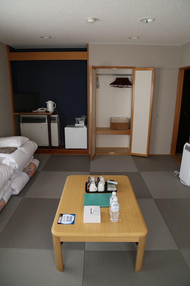 和室 4人部屋 客室3 | シャーレ バーラップ フラヌイ