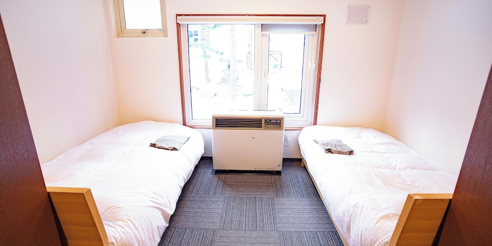 和洋室 客室7 | シャーレ バーラップ フラヌイ