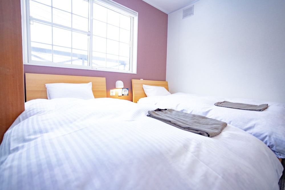 洋室 ツインルーム 客室5 | シャーレ バーラップ フラヌイ