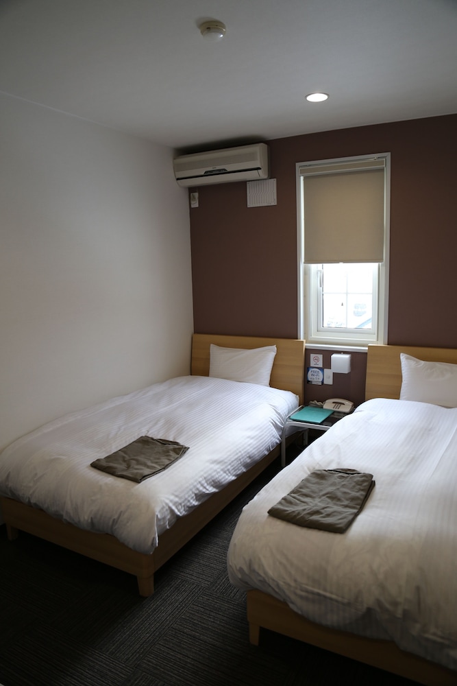 和洋室 客室1 | シャーレ バーラップ フラヌイ