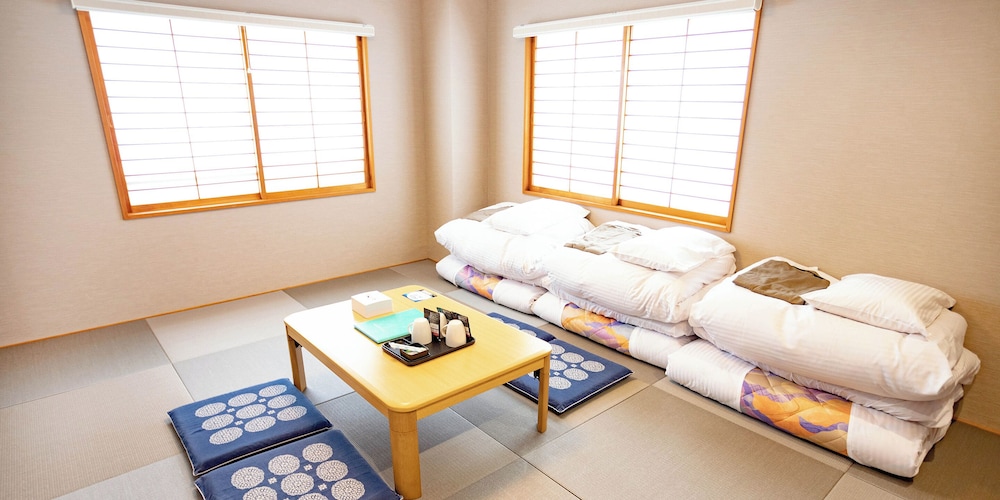 和室 4人部屋 客室8 | シャーレ バーラップ フラヌイ