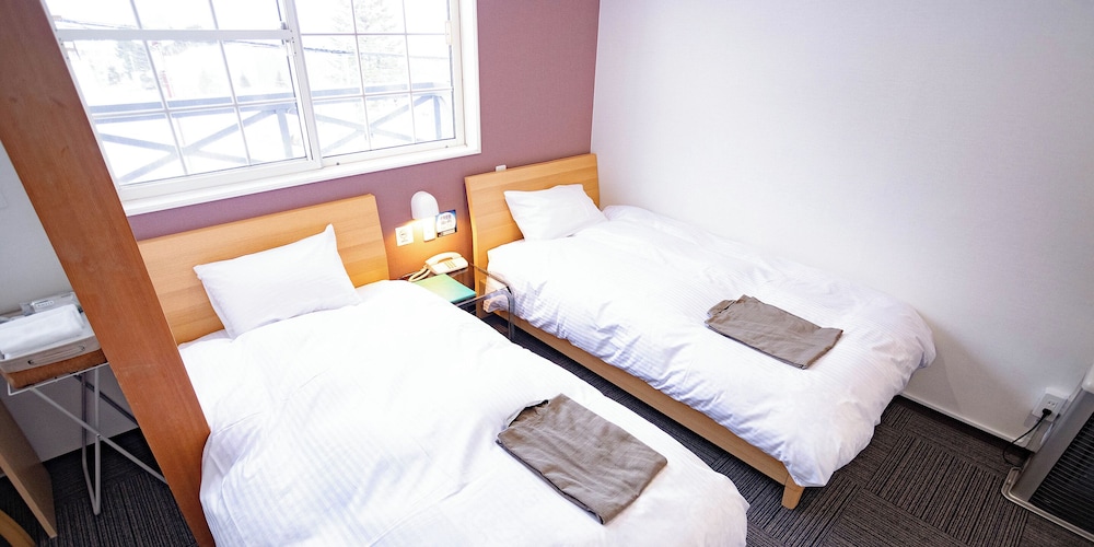 洋室 ツインルーム | シャーレ バーラップ フラヌイ