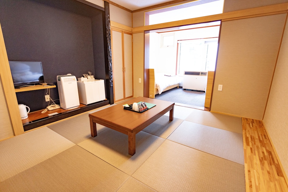 和洋室 客室4 | シャーレ バーラップ フラヌイ