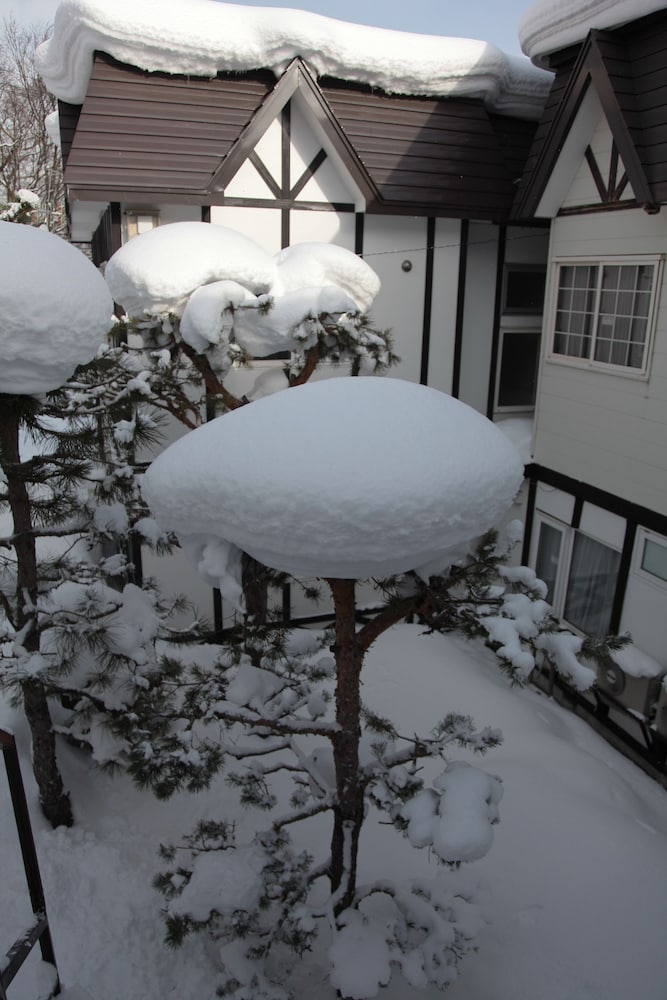 和洋室 ガーデン ビュー0 | シャーレ バーラップ フラヌイ