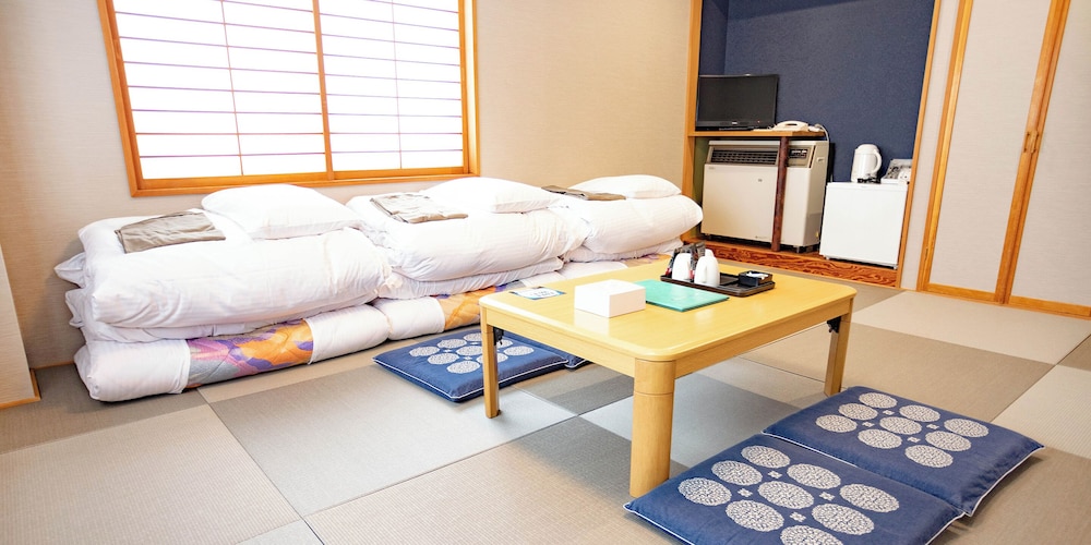 和室 4人部屋 | シャーレ バーラップ フラヌイ