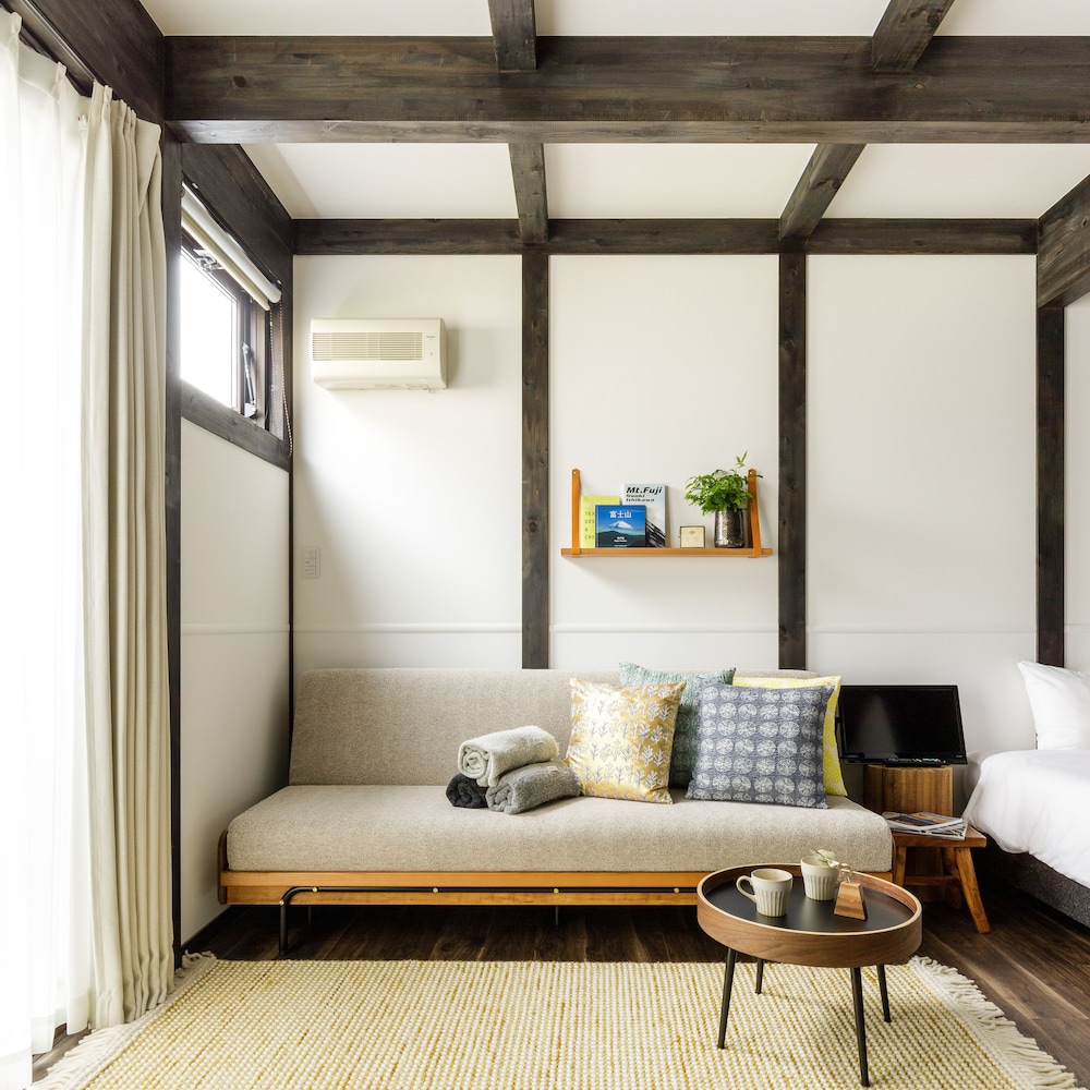 デラックス 4 人部屋 禁煙 客室0 | JINYA 富士河口湖