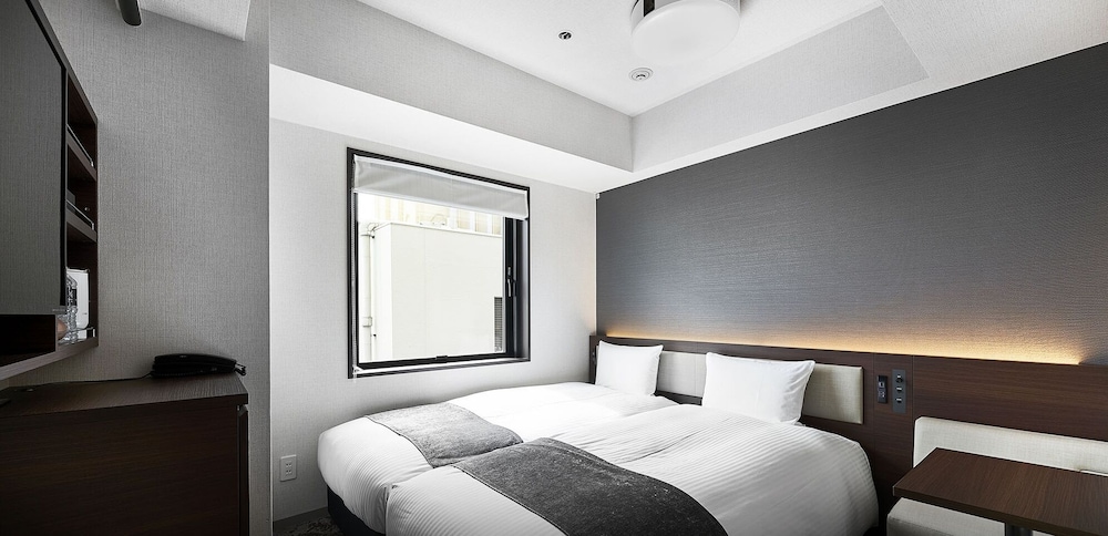 コンパクトツイン (2名利用) 15平米 ベッド幅92cm×2 | ダイワロイネットホテル新橋