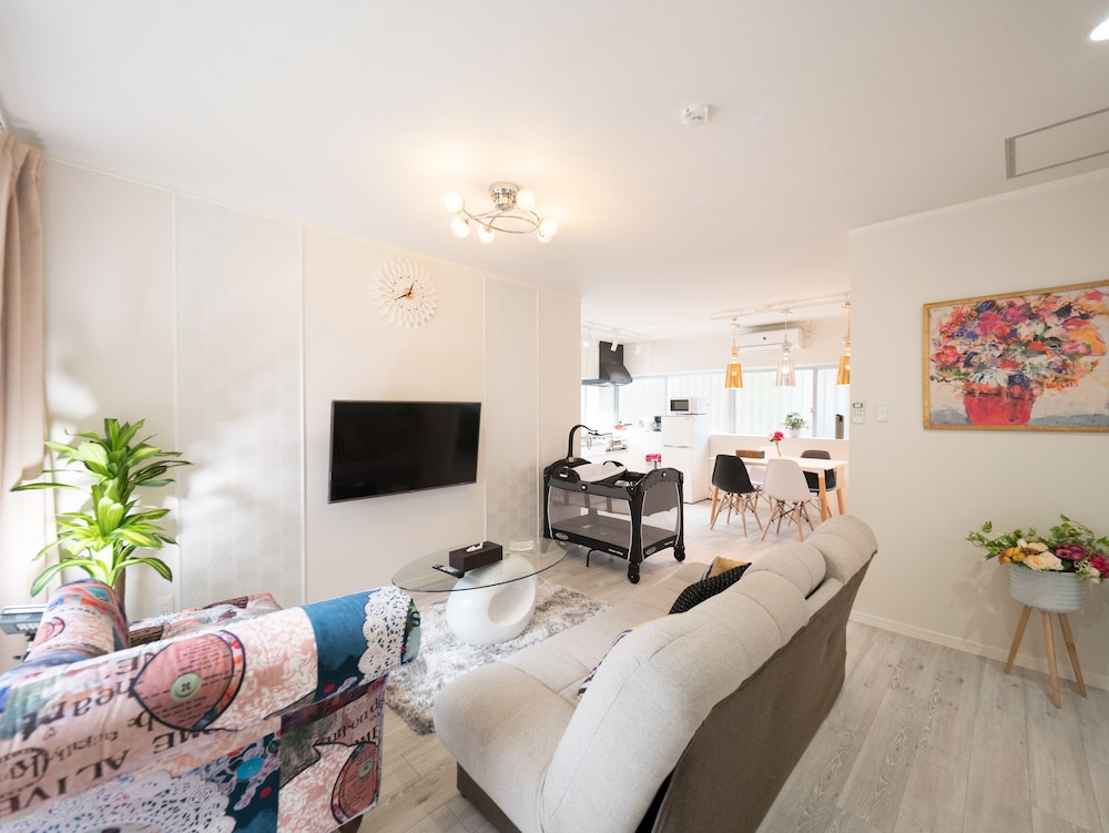 ベーシック ヴィラ 禁煙 リビングルーム2 | Villa Suite HANA