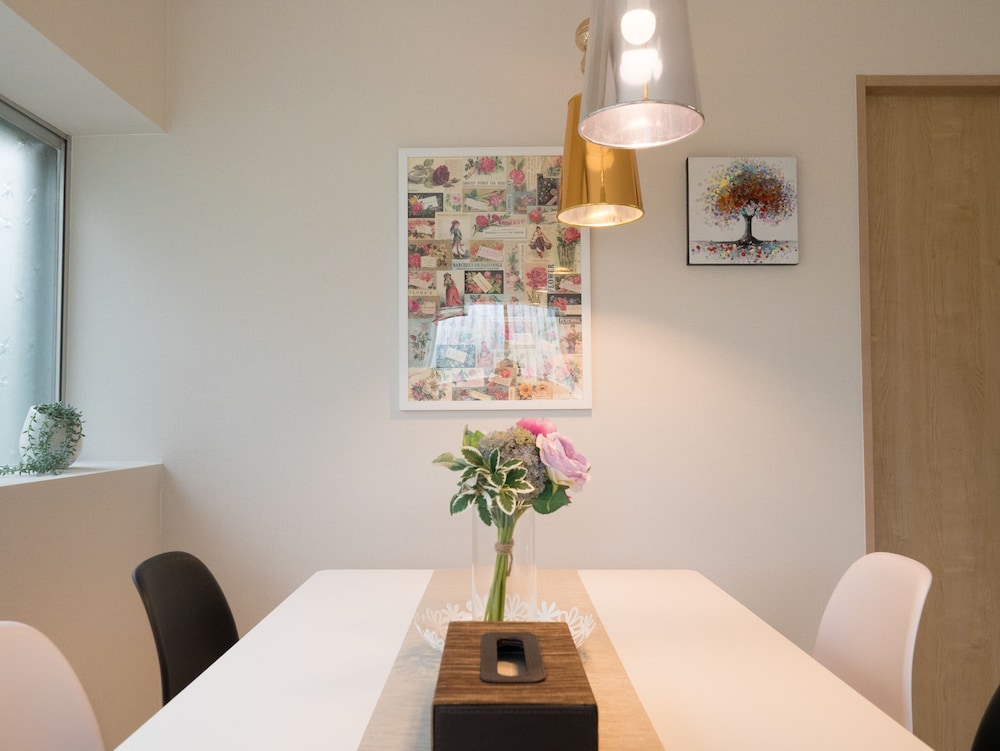 ベーシック ヴィラ 禁煙 客室内のダイニングエリア0 | Villa Suite HANA