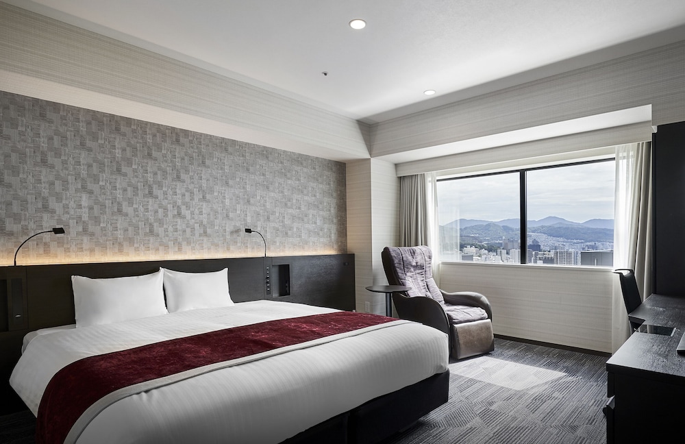 デラックス ダブルルーム キングベッド 1 台 禁煙 [広島駅北口より徒歩3分] | ダイワロイネットホテル広島駅前