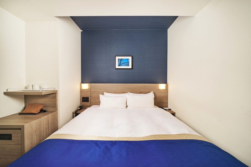 スーペリア ルーム ダブルベッド 1 台 禁煙 | ベストウェスタンプラス ホテルフィーノ大阪北浜