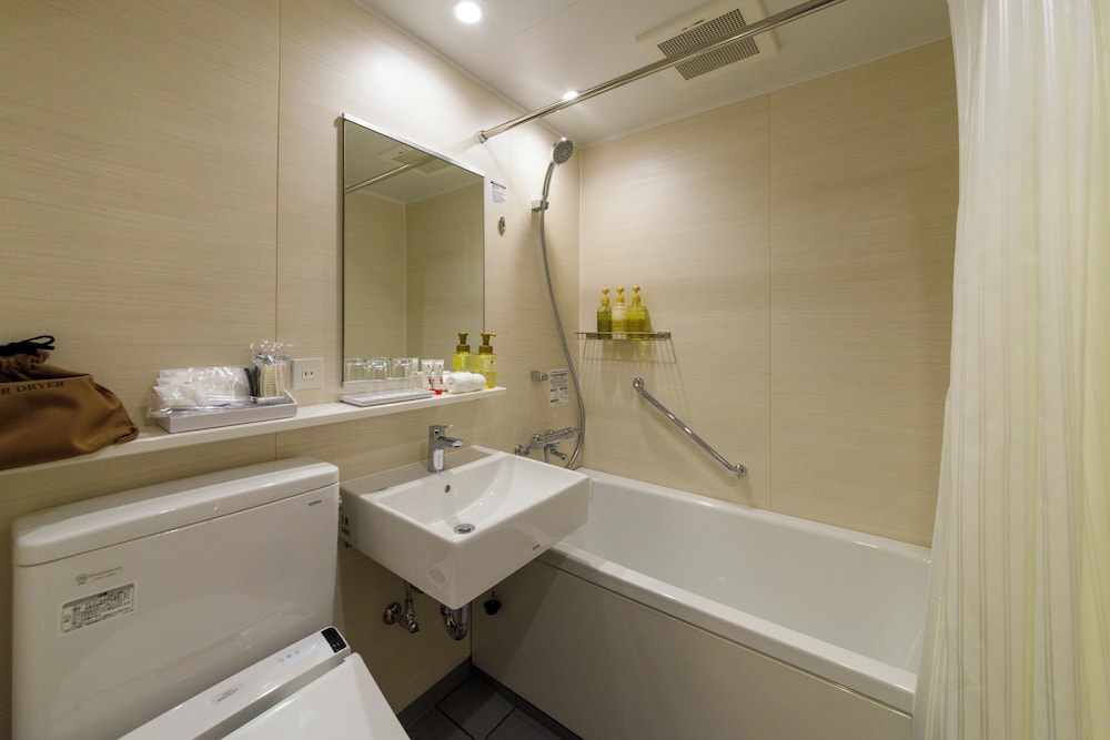 エグゼクティブ ルーム ダブルベッド 1 台 禁煙 (with Sofabed) バスルーム0 | ベストウェスタンプラス ホテルフィーノ大阪北浜