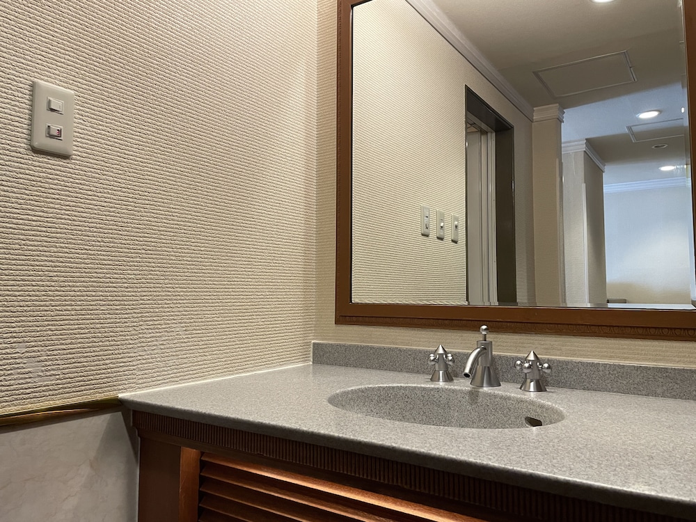 スタンダード クイーンルーム バスルームの設備0 | ホテル ラーナ - 大人専用