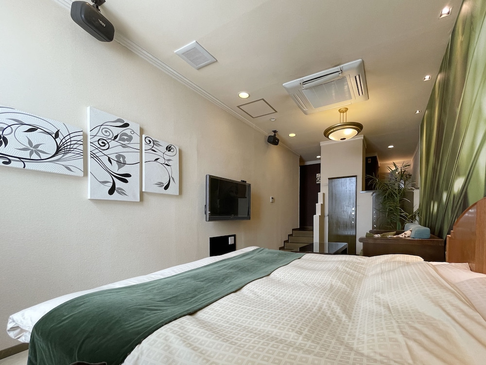 スタンダード クイーンルーム 客室2 | ホテル ラーナ - 大人専用