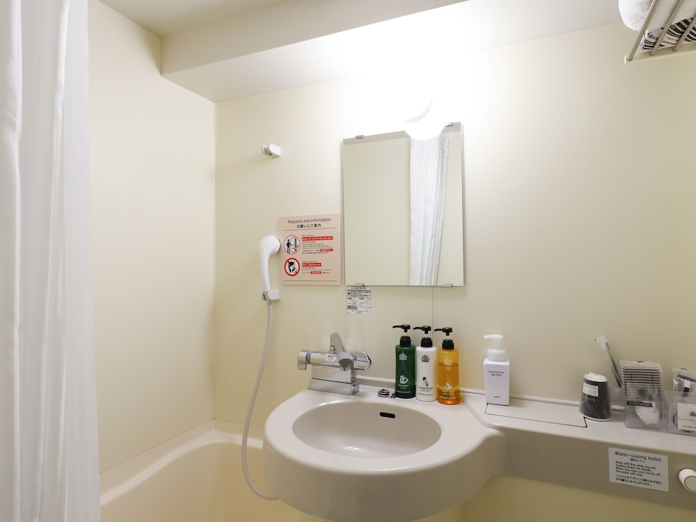 [南館]ダブル 全室禁煙 バスルーム2 | アパホテル〈静岡駅北〉