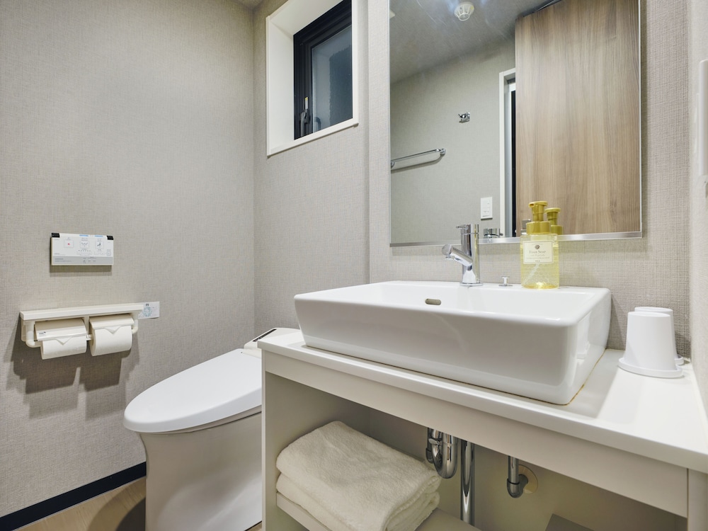 デラックス ツインルーム (禁煙) バスルーム2 | hotel MONday 東京西葛西