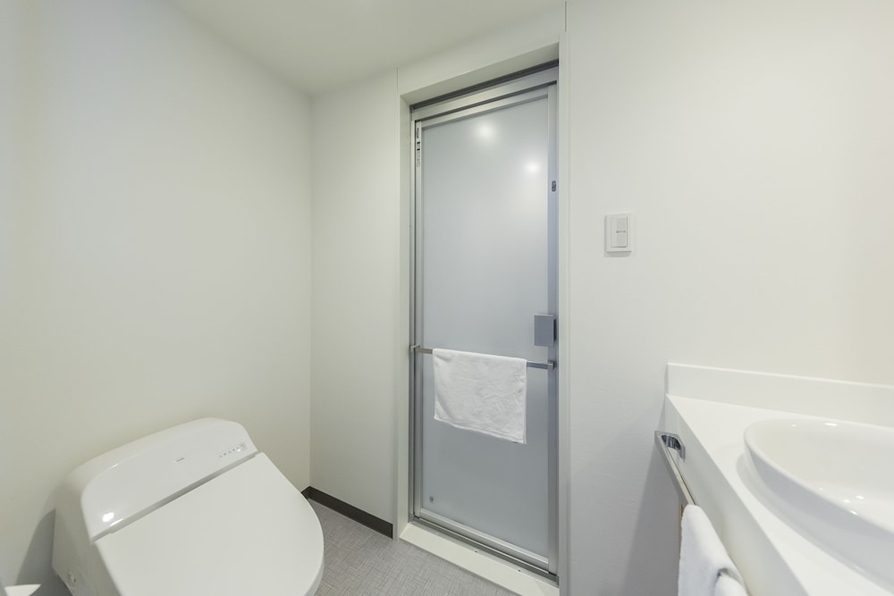 ベーシック ツインルーム 禁煙 バスルーム1 | JR西日本グループ ヴィアインプライム心斎橋四ツ橋