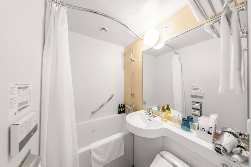 デラックス シングルルーム 禁煙 バスルーム0 | JR西日本グループ ヴィアインプライム心斎橋四ツ橋