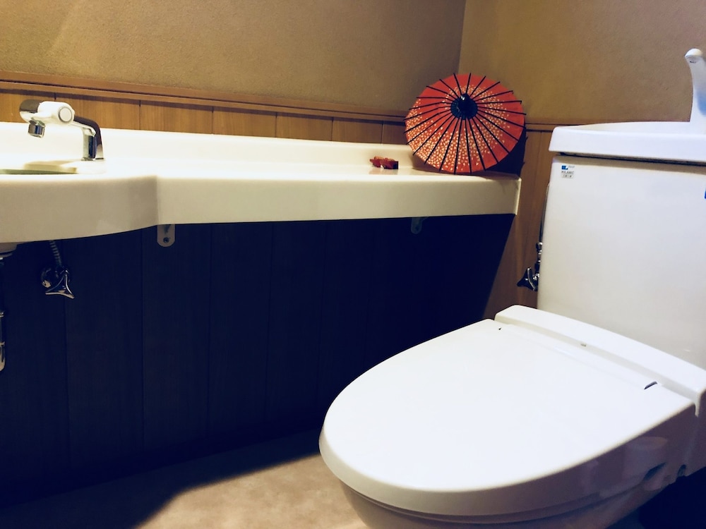 ファミリー ルーム 専用バスルーム バスルーム1 | 瀧澤禅寺