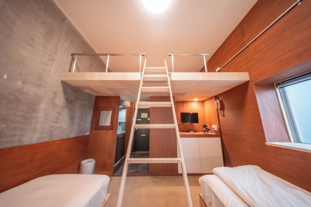 ベーシック ダブルまたはツインルーム ベッド (複数台) 禁煙 客室16 | プラスワン藤崎