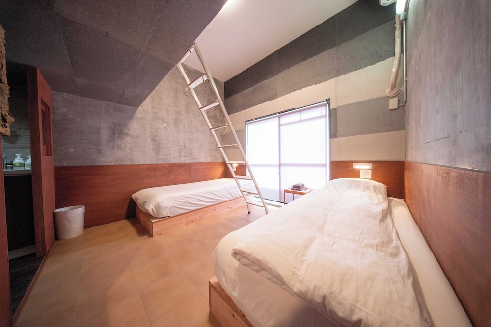 ベーシック ダブルまたはツインルーム ベッド (複数台) 禁煙 客室15 | プラスワン藤崎