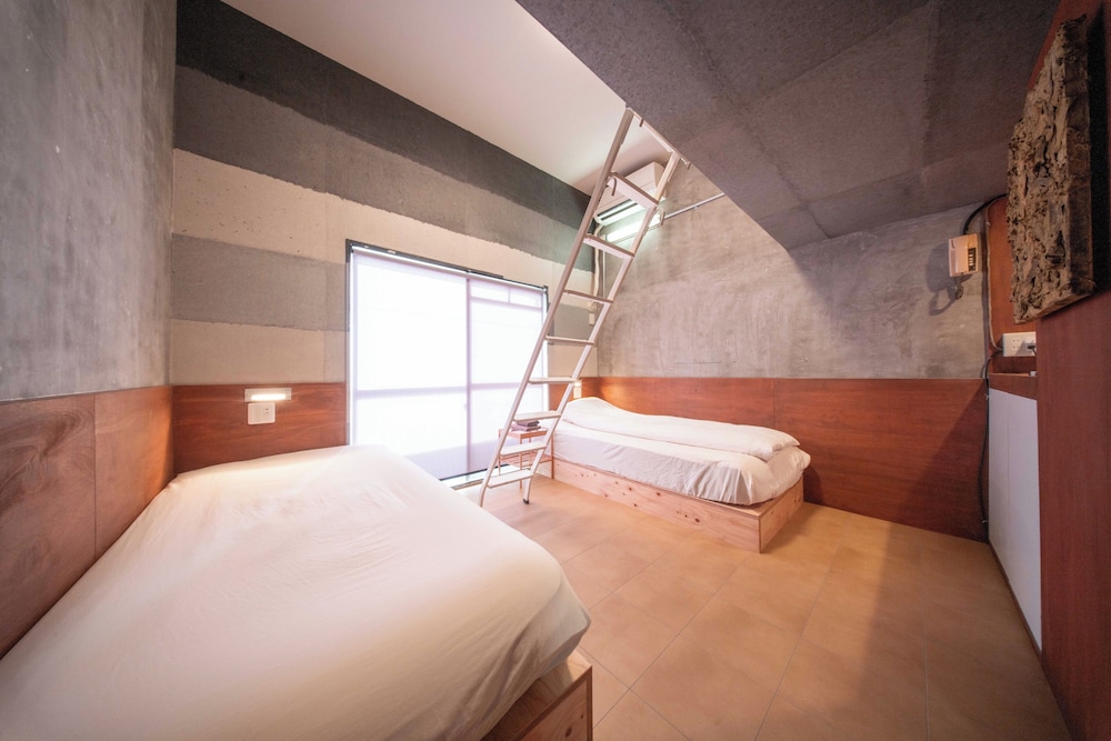 ベーシック ダブルまたはツインルーム ベッド (複数台) 禁煙 客室22 | プラスワン藤崎